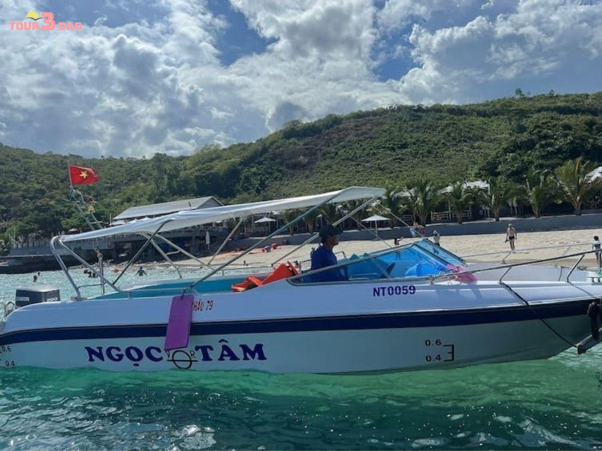 kinh nghiệm thuê cano đi 3 đảo nha trang