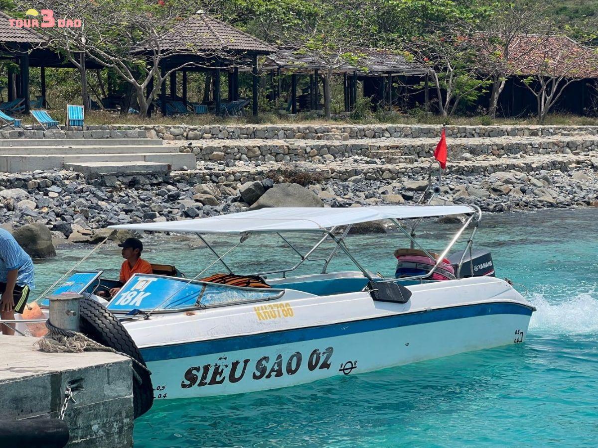 kinh nghiệm thuê cano đi 3 đảo nha trang