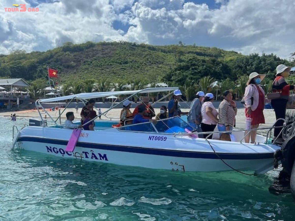 kinh nghiệm thuê cano đi 3 đảo nha trang